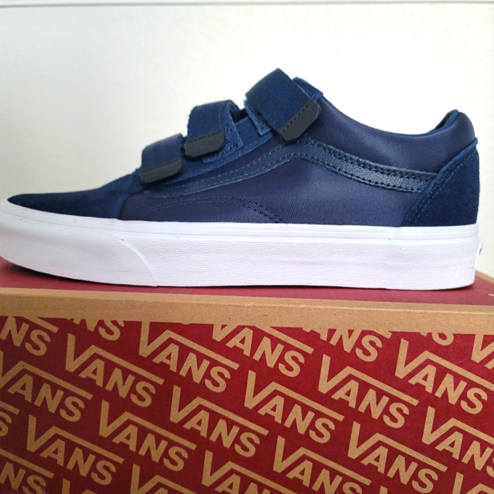 Blue Old School style. Vans sz7.5 Mens, sz9Womens